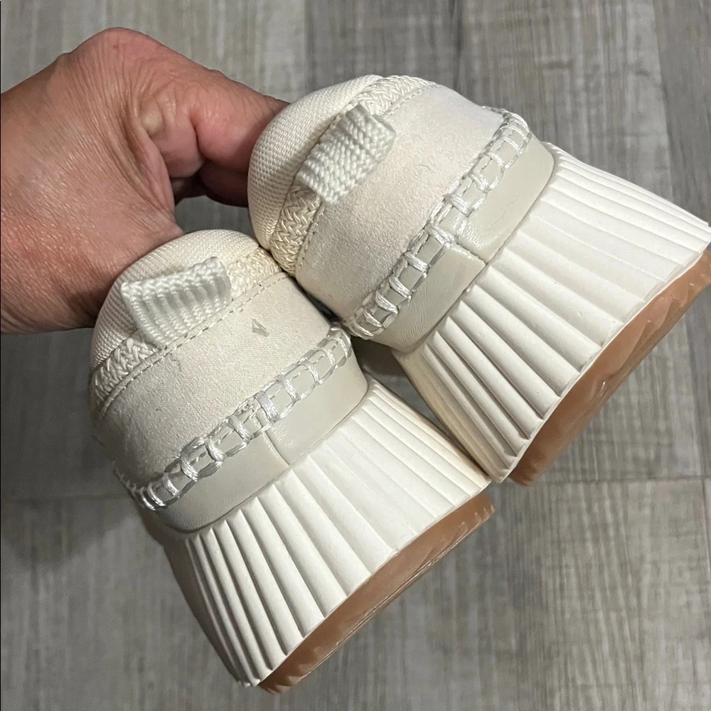 Dolce vita Knit Sneakers - Picture 10 of 12